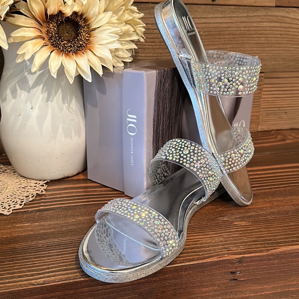 Jennifer Lopez Glittering Silver Sandals